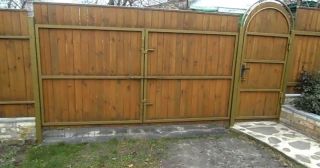Купить распашные ворота деревянные Холмск, цена от 2753 руб.